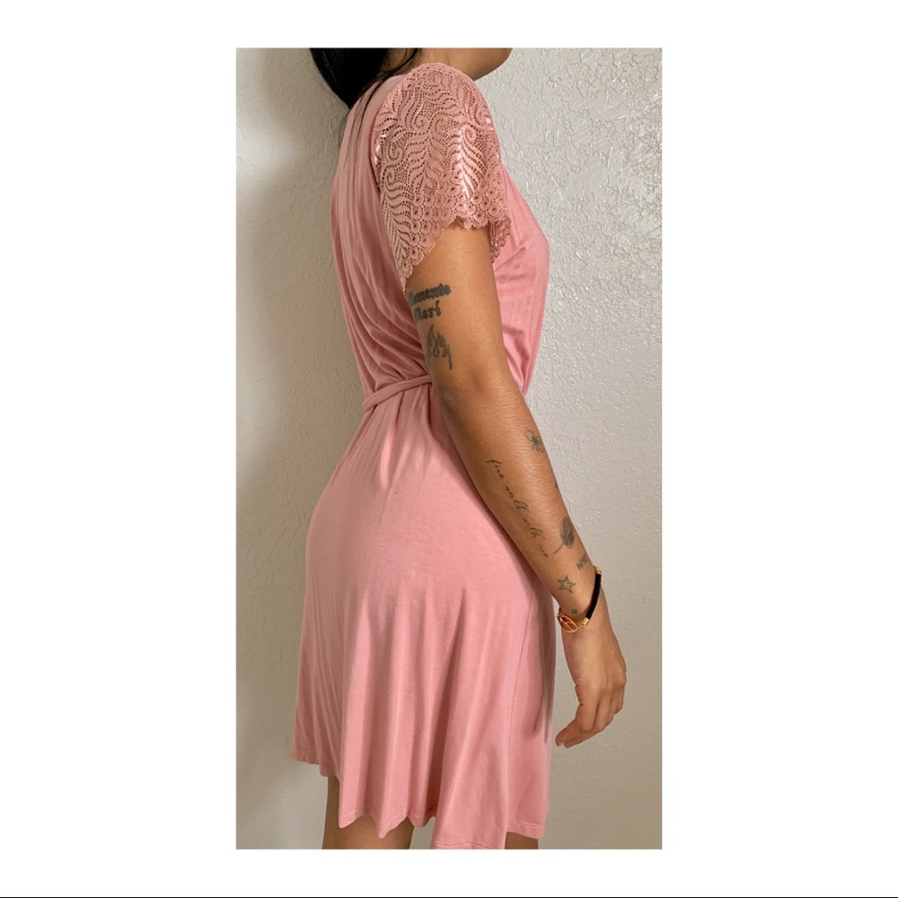 Vintage Pink-Lace Robe - Picture 2 of 2